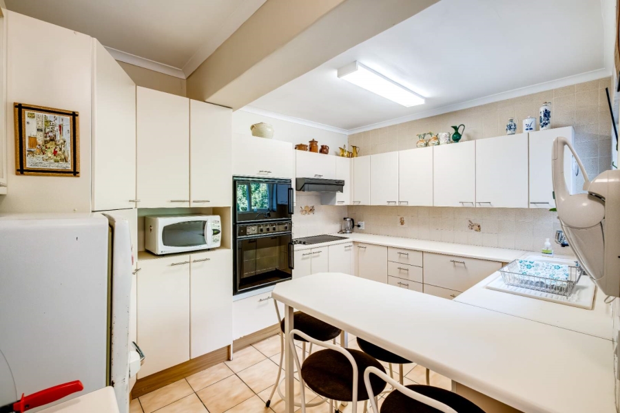 6 Bedroom Property for Sale in Newlands Western Cape